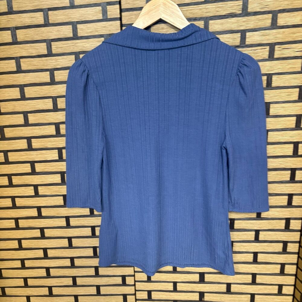 W5 Blue Ribbed Collar Top Size Medium - Picture 2 of 5